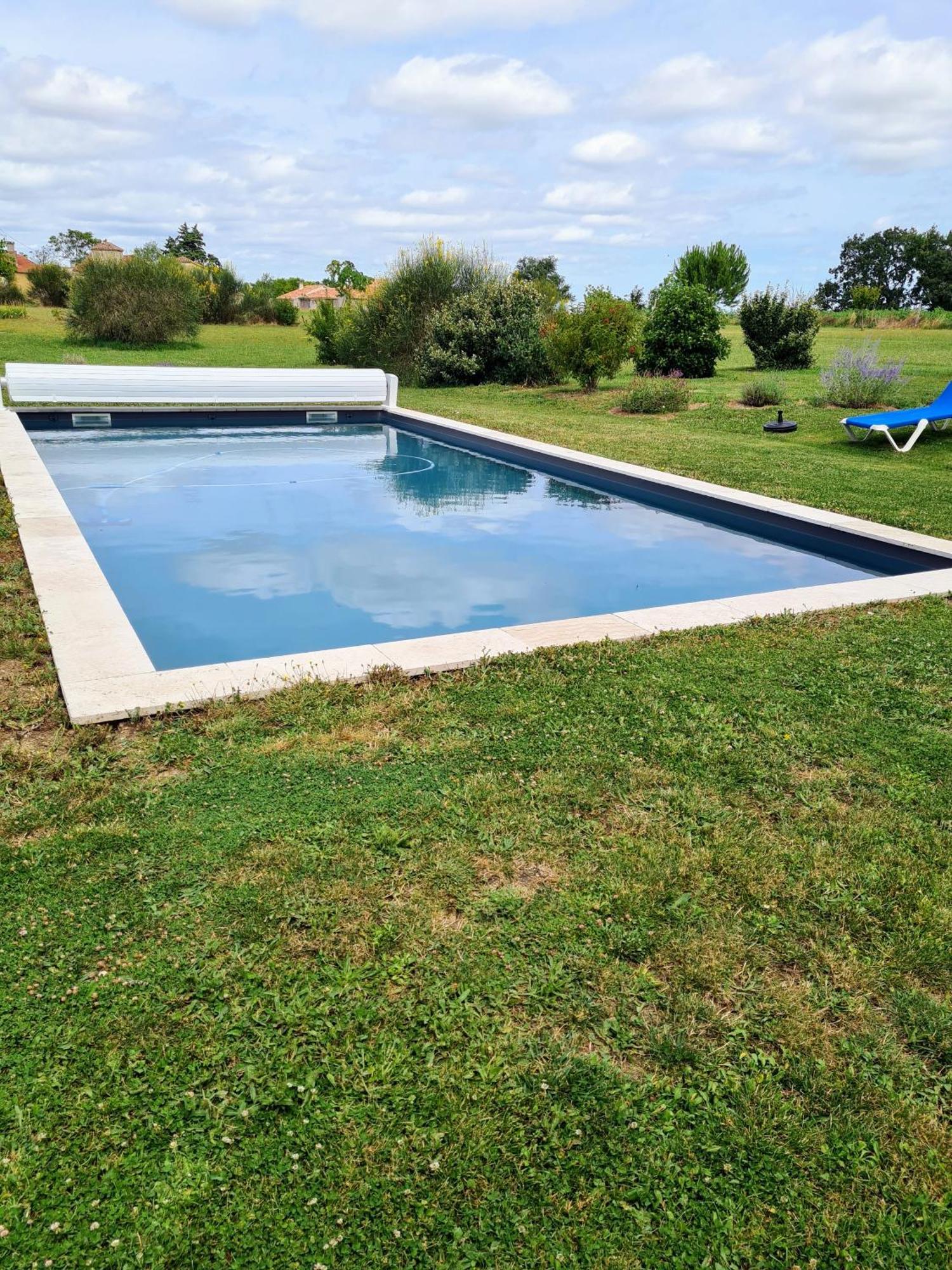 Charmant Logement A La Campagne Gazaupouy Esterno foto